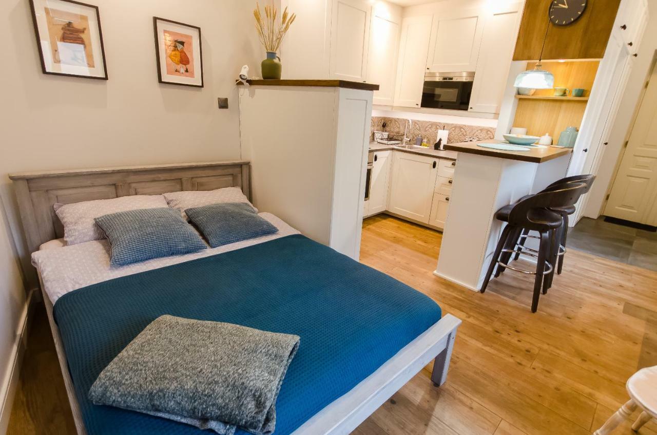 Emeryk Apartment