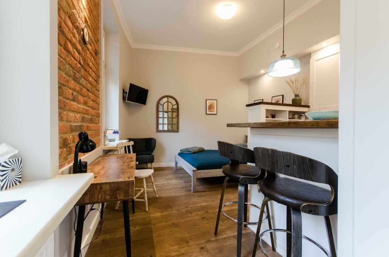 Emeryk Apartment *